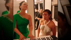 En la foto: Karol G y Alicia Keys