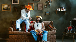 Miky La Sensa y Nanpa Básico presentan su nueva colaboración, "No salgas el viernes", una pieza que explora el deseo y la intimidad en el marco del álbum Que tin y que tan. Créditos prensa